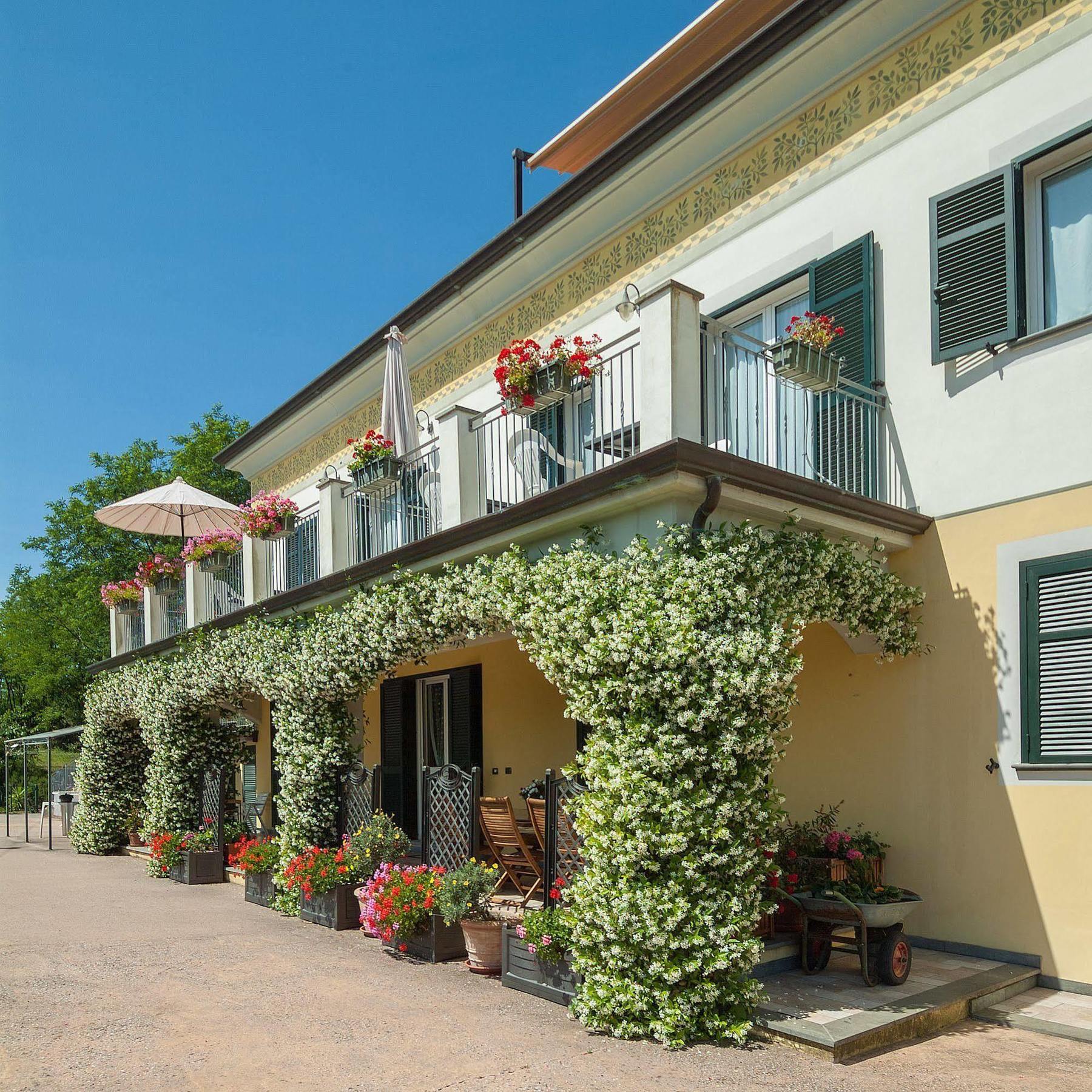 Gli Ulivi Di Montalbano Farm stay La Spezia